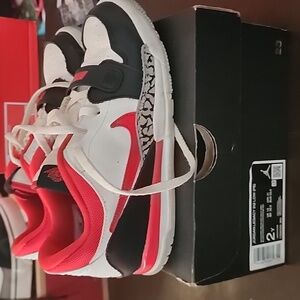 Boys size 2 nike Jordan legacy